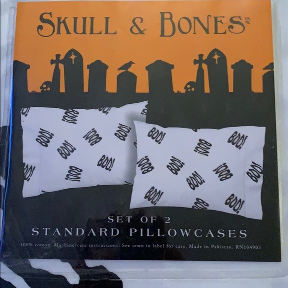 Skull & Bones Graphic Spooky BOO! 2 Standard Halloween Pillowcases. - Picture 2 of 4
